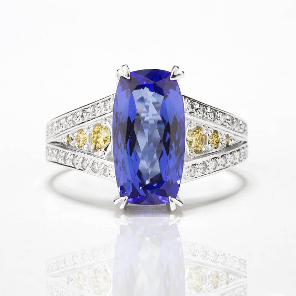 Prsten s tanzanitem a diamanty 01 | Zlatnictví Vaněk